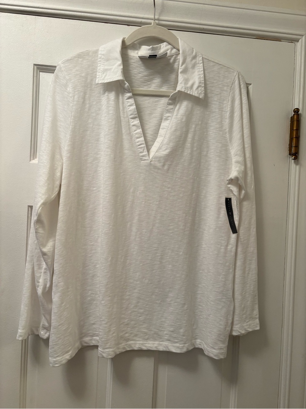 Karen Scott Bright White Long Sleeve Collared V-Neck Top
Size XL